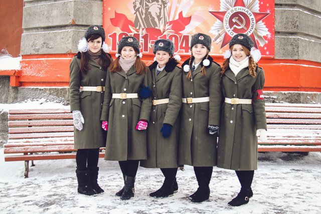 Учащиеся нашей школы на вахте памяти  - Пост №1. Январь, 2015года