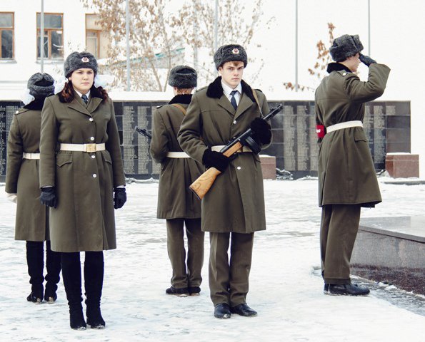 Учащиеся нашей школы на вахте памяти  - Пост №1. Январь, 2015года